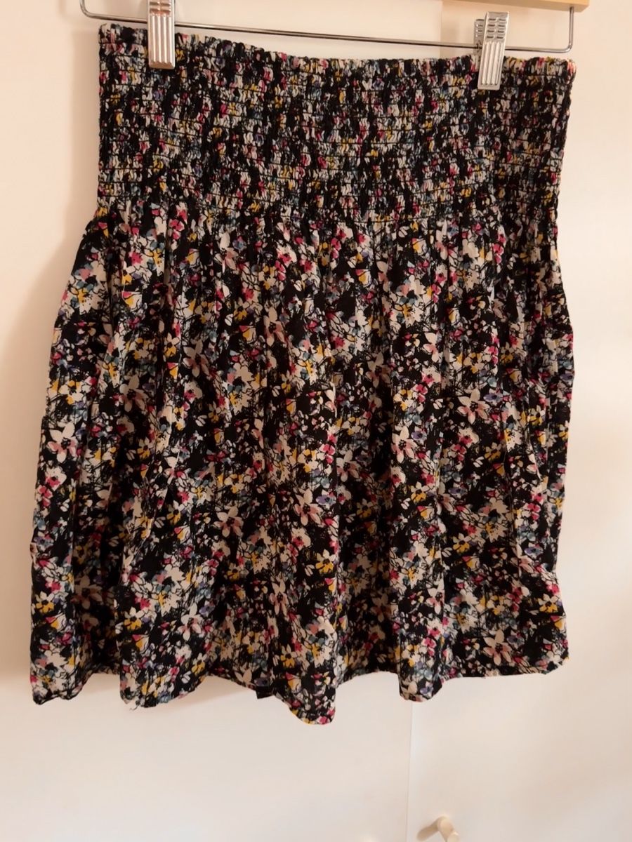 H&M Jupes: Blumen-Rock H&M S – Neuf (Voir description) à Richterswil par Manu55555