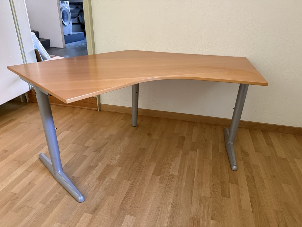 Ikea Scrivanie: Bürotisch mit Stuhl – Usato da Buchs AG venduto da k09_xt2v 1