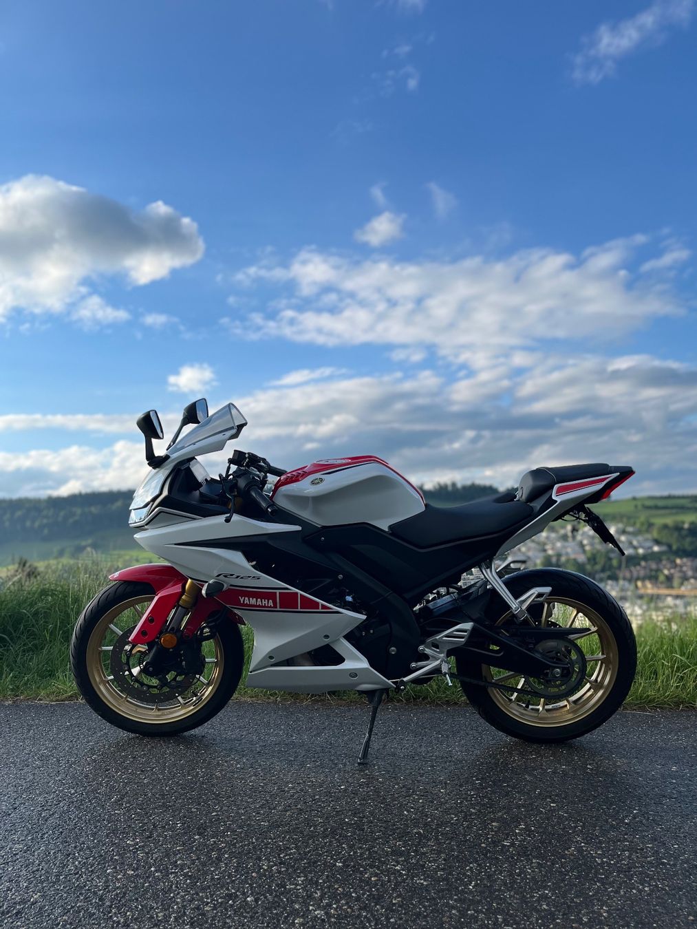 Yamaha Strada: Yamaha YZF- R125 – Usato da Kriens venduto da draussen-zu-hause 1