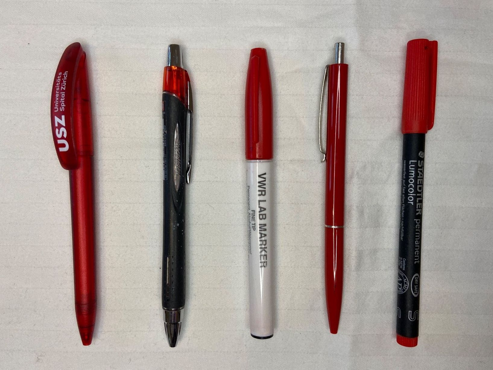 Stifte & Marker: 5 Kugelschreiber (rote Tinte) – Gebraucht aus Zürich von dedasiba 1