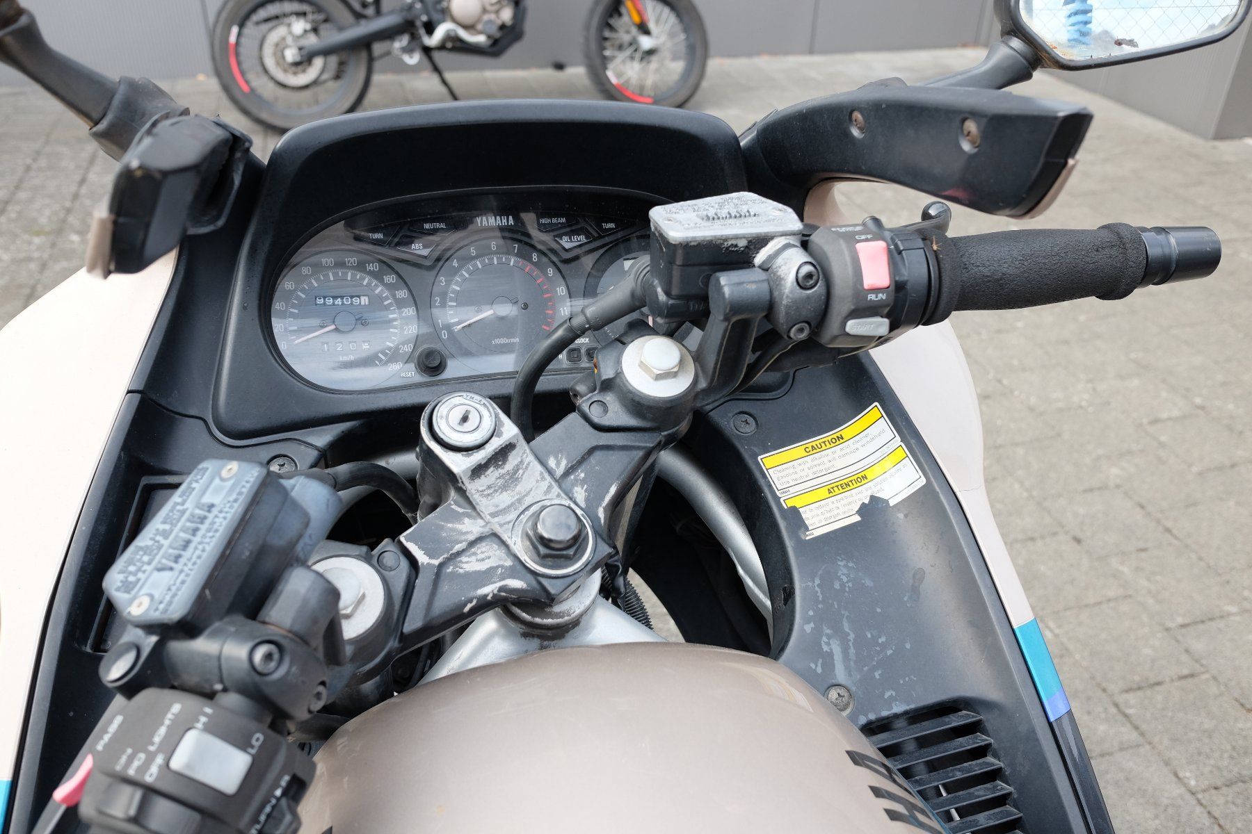 Yamaha Touring: Yamaha FJ1200 Teilespender – Usato da Sargans venduto da pirelli146 4