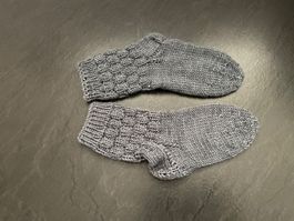 Handgestrickte Kinder Socken Gr. 26 Fusslänge 17 cm