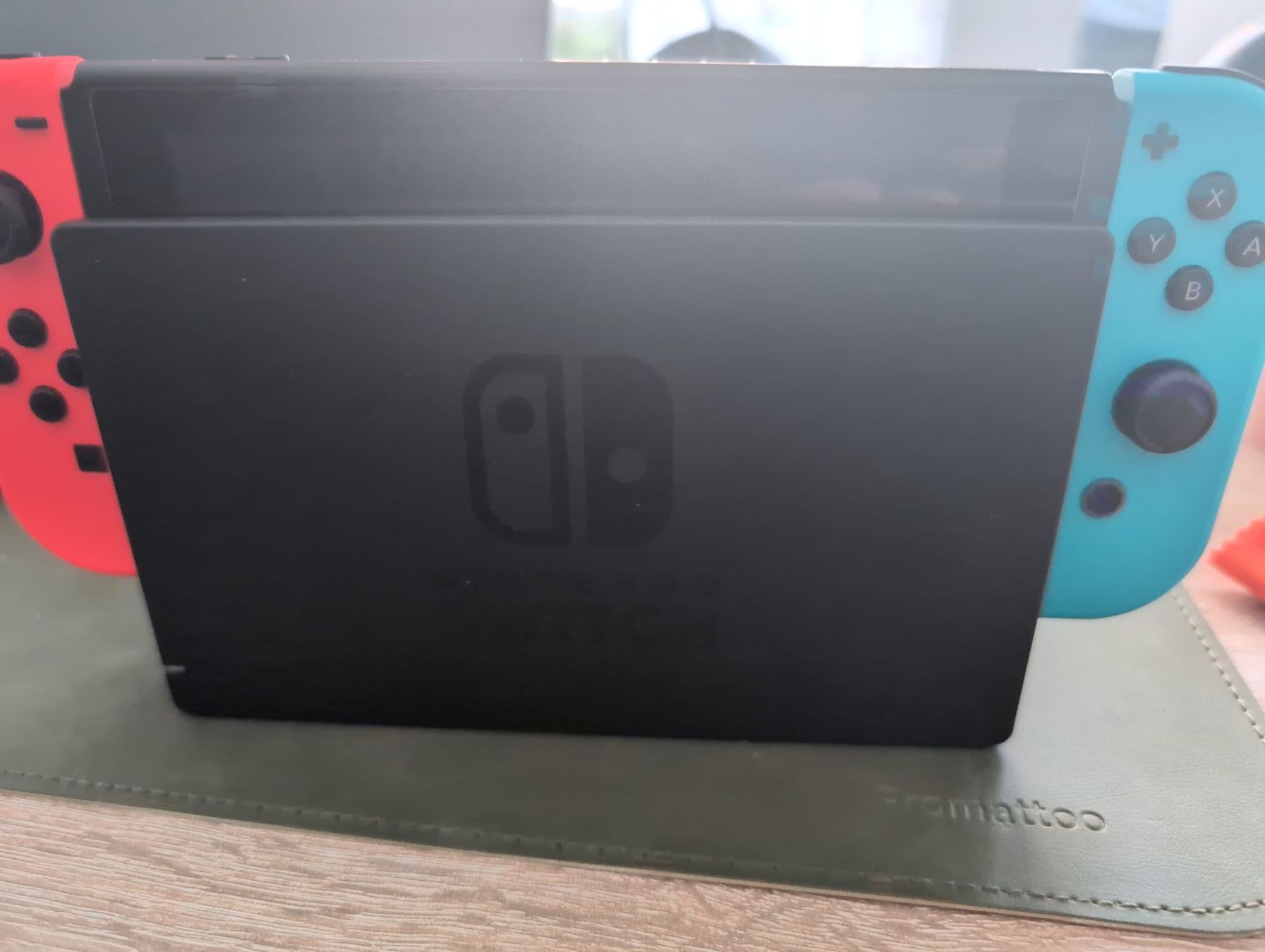 Nintendo Consoles: Nintendo Switch Console Model HAC-001 with Joy-Cons – D'occasion à Brütten par setenius 5