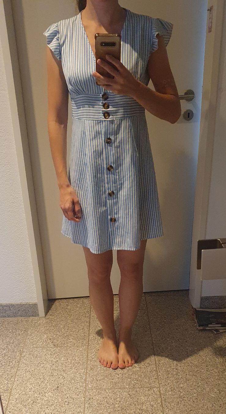 Kleider: Sommerliches Streifenkleid, Grösse XS – Gebraucht aus Moosseedorf von Sonnenschein..