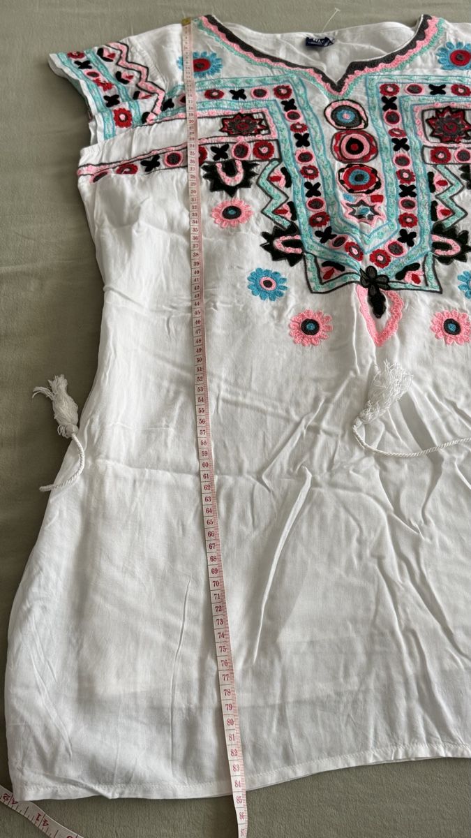 Tuniques: Damen Kleid / Tunika mit Taschen – Neuf (Voir description) à Mörigen par TimelessFinds 2