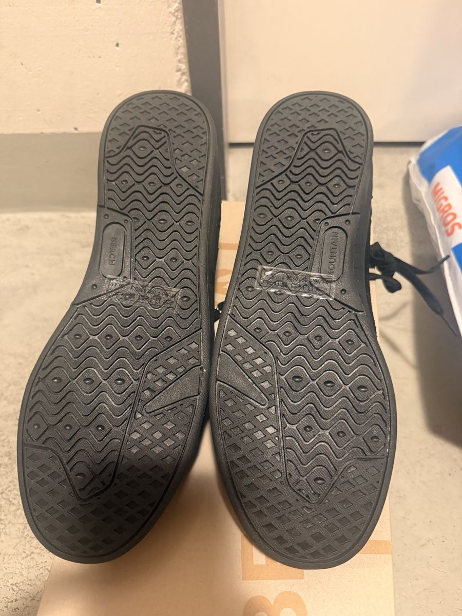 Scarpe da uomo: Schuhe beach Mountain schwarz Grösse 41 neu – Nuovo e nell'imballaggio originale da Langenthal venduto da conenz 1