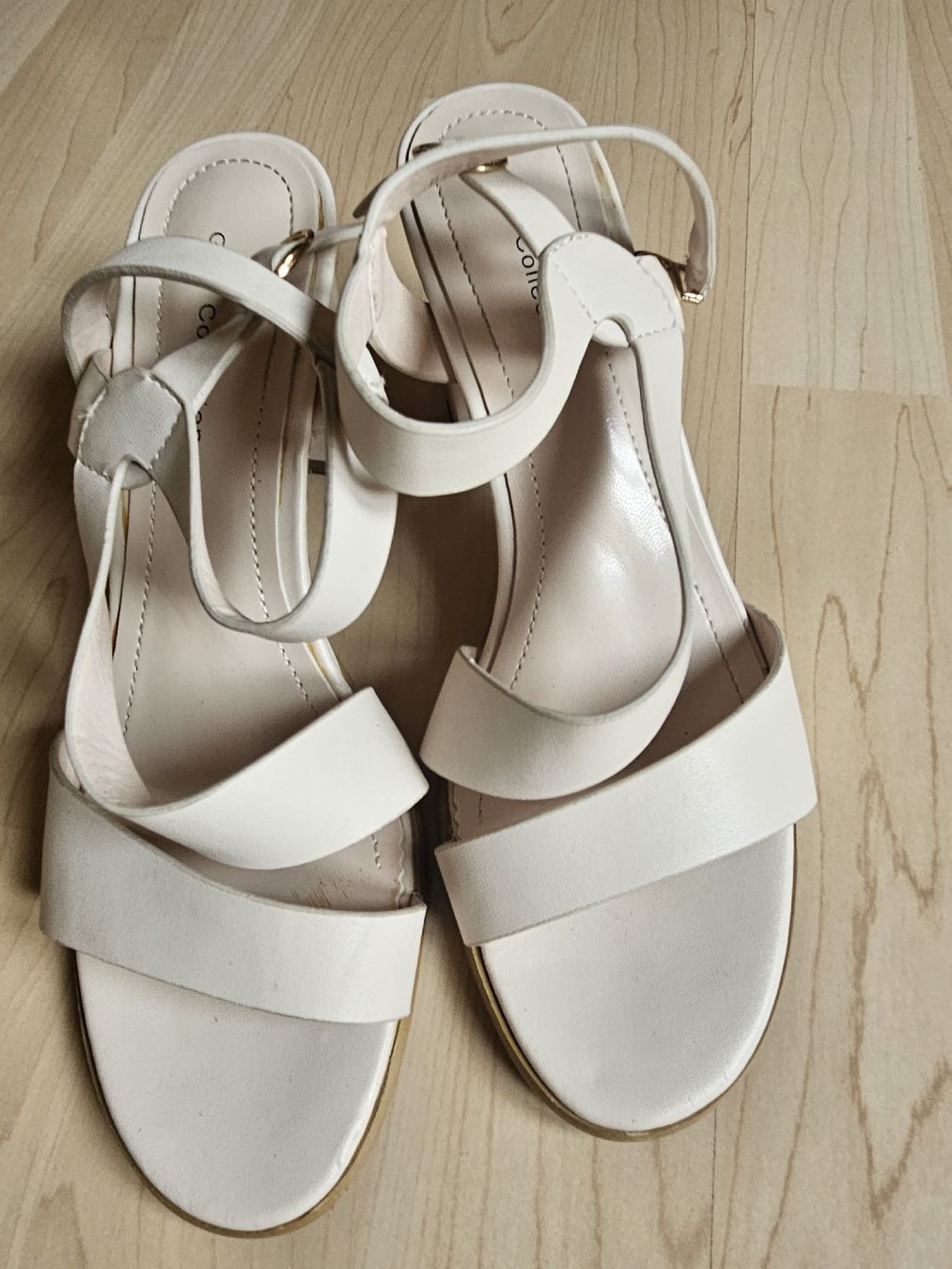 Scarpe da donna: Sandalen Gr.38 – Usato da Oberkulm venduto da Preneur