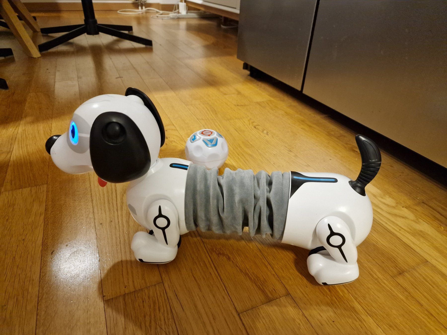 Giocattoli: Robo-Hund / Dackel ferngesteuert – Usato da Hünenberg venduto da fam_evjo1 3