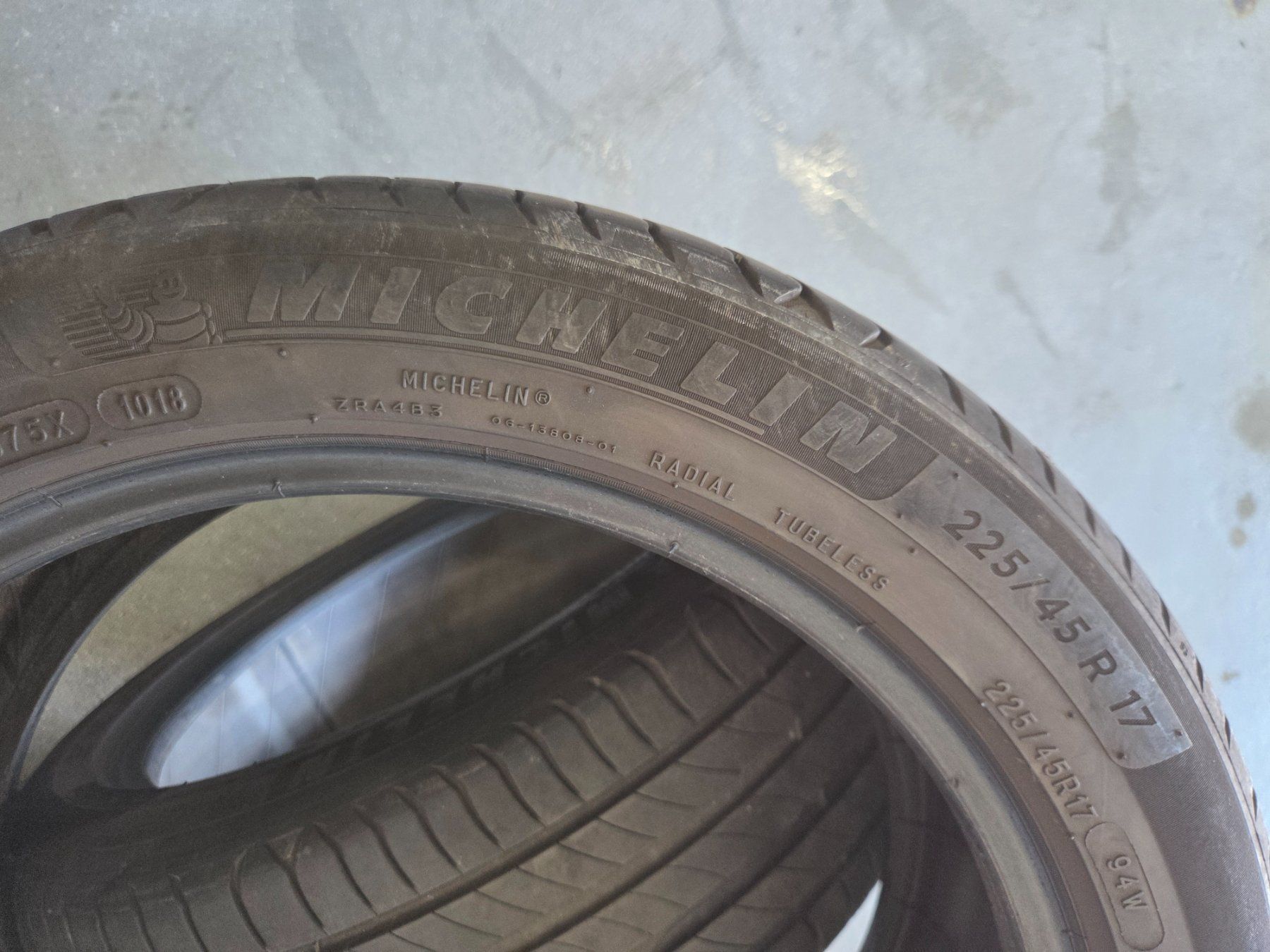 Pneus & Kompletträder: 225/45R17  Mischung – Gebraucht aus Fischbach-Göslikon von Emanuel.Bardhi 2
