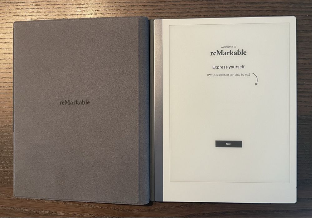 Pentel Arts Taschen-Pinselstift – Mittlere Spitze, Mit 2 Ersatzminen, 4er Set