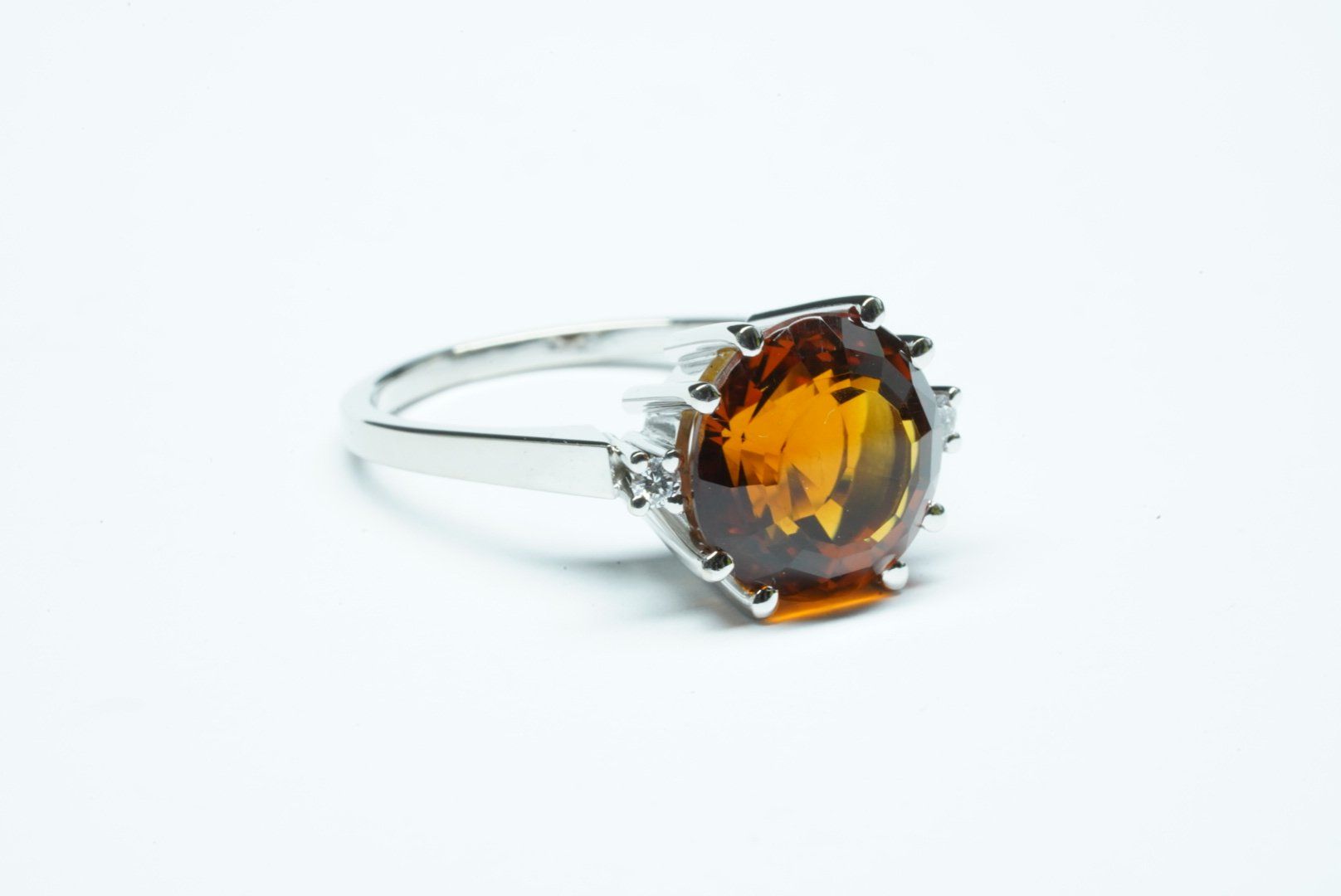Anelli: Fingerring 18k Weissgold mit Citrin – Usato da Bülach venduto da Re-Jewelled 1
