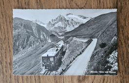Oberalpbahn mit Lokomotive