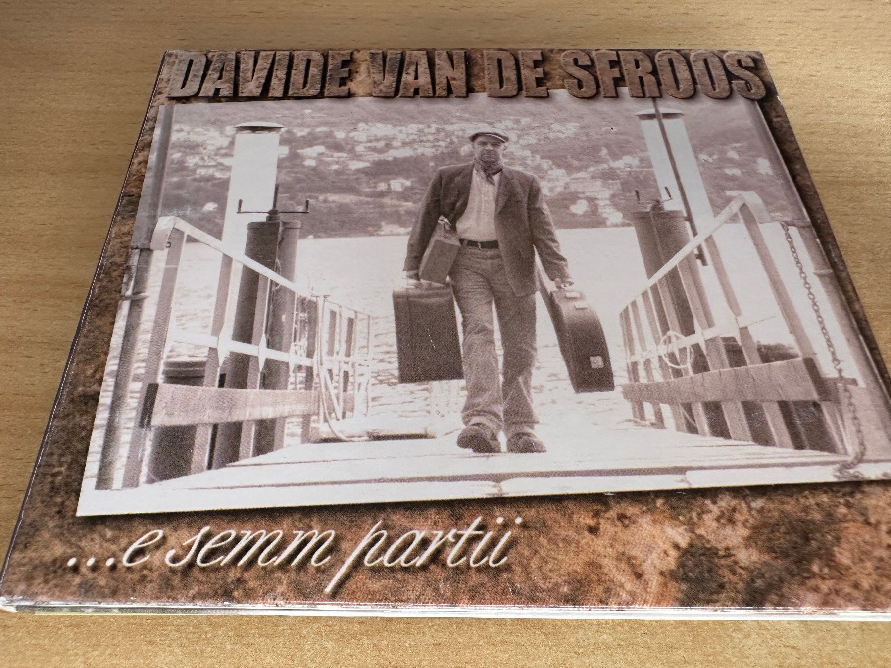 CDs: Davide Van De Sfroos – ...E Semm Partii – D'occasion à Rikon im Tösstal par Alpenmutz