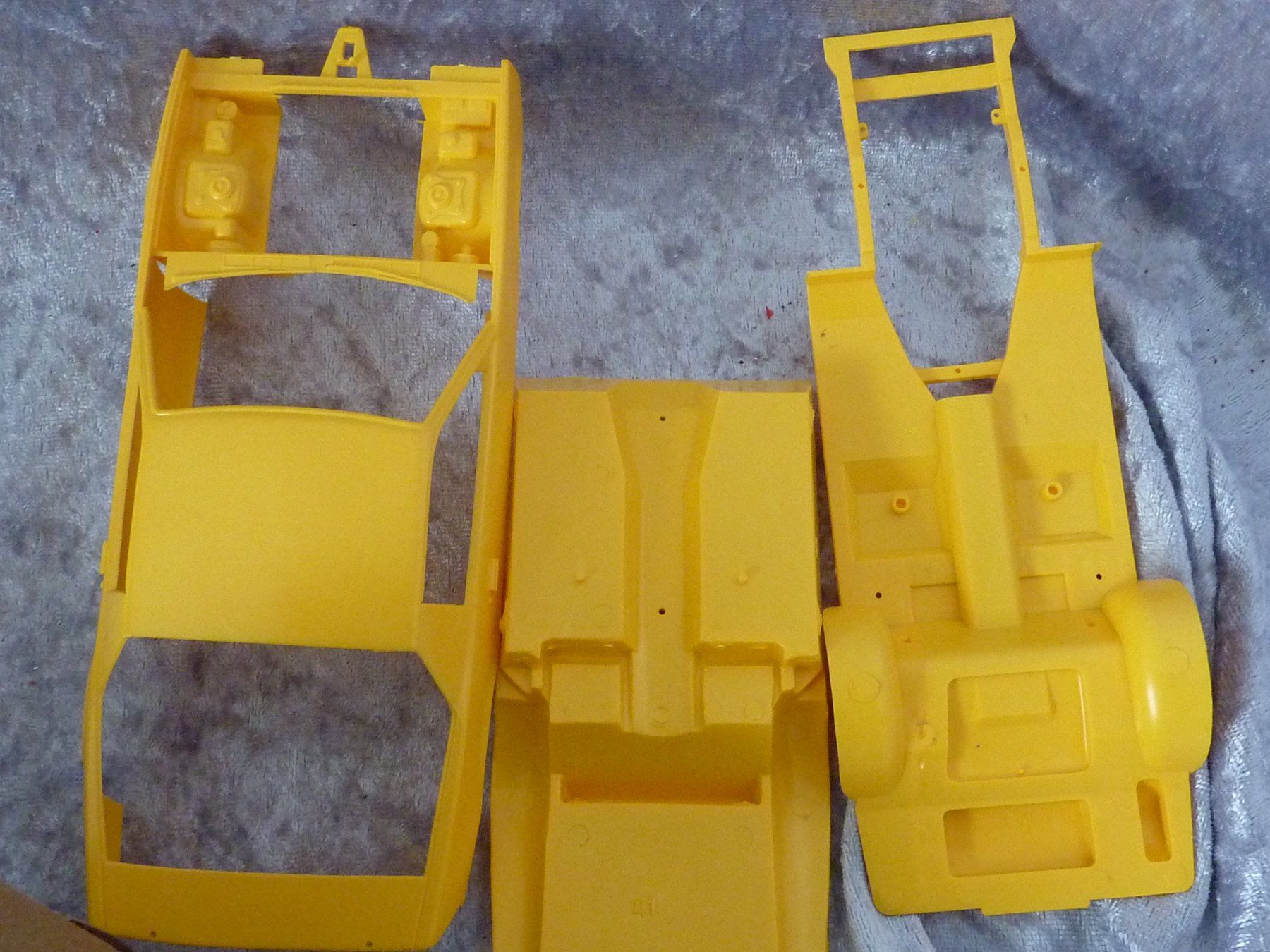 Revell Modellini d'auto: Chevrolet Camaro Ultra Z  1.24 – Usato da Dürrenäsch venduto da modellautos4you 3