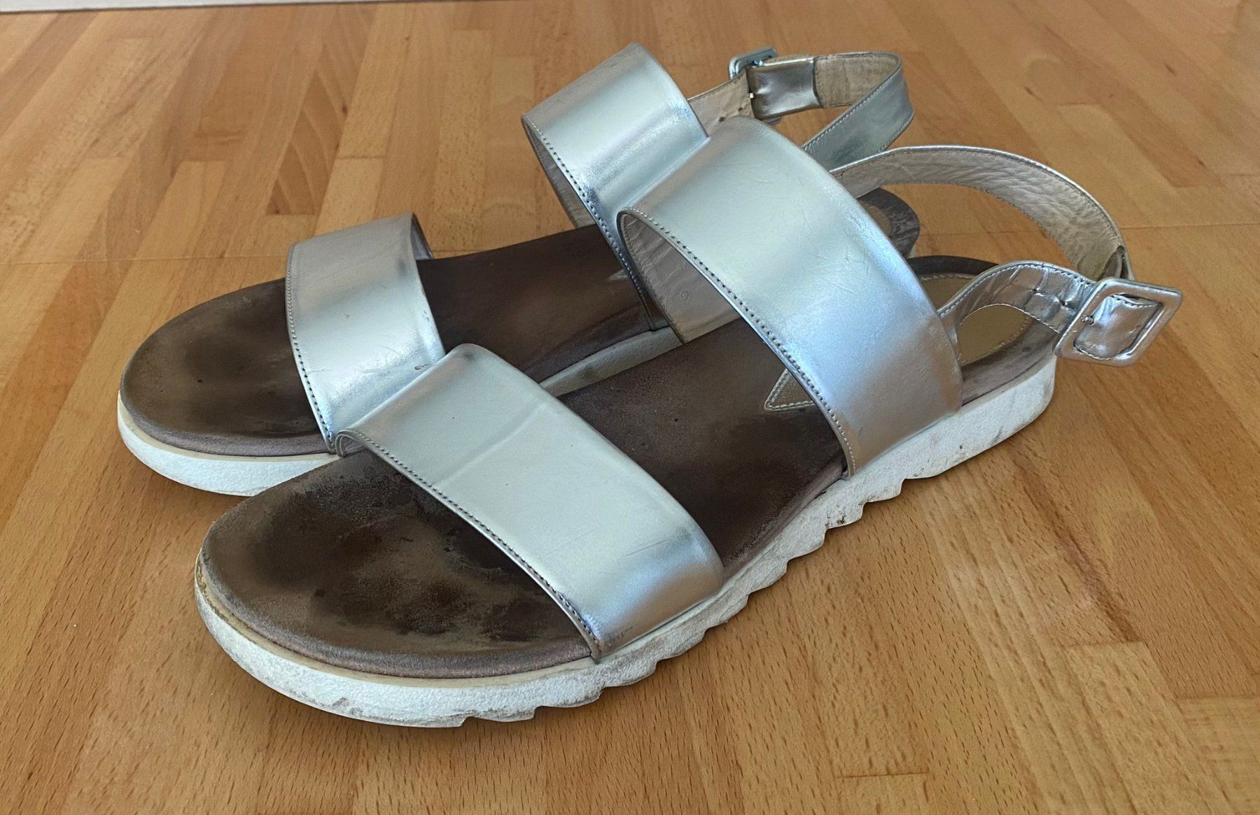 Damenschuhe: Schuhe Sandalen Evaluna Gr. 41 silber – Gebraucht aus Winterthur von Secondhand-Family