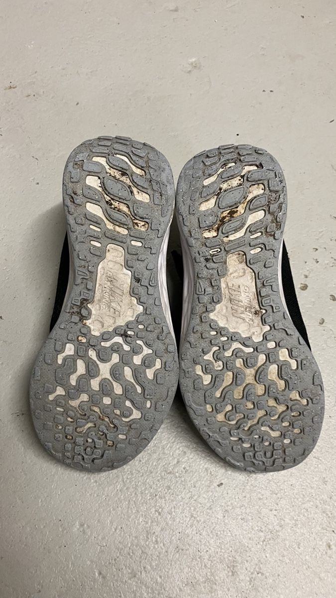 Nike Scarpe per ragazzi: Nike Turnschuhe Kinder schwarz Grösse 31 – Usato da Wettingen venduto da Vichli 2