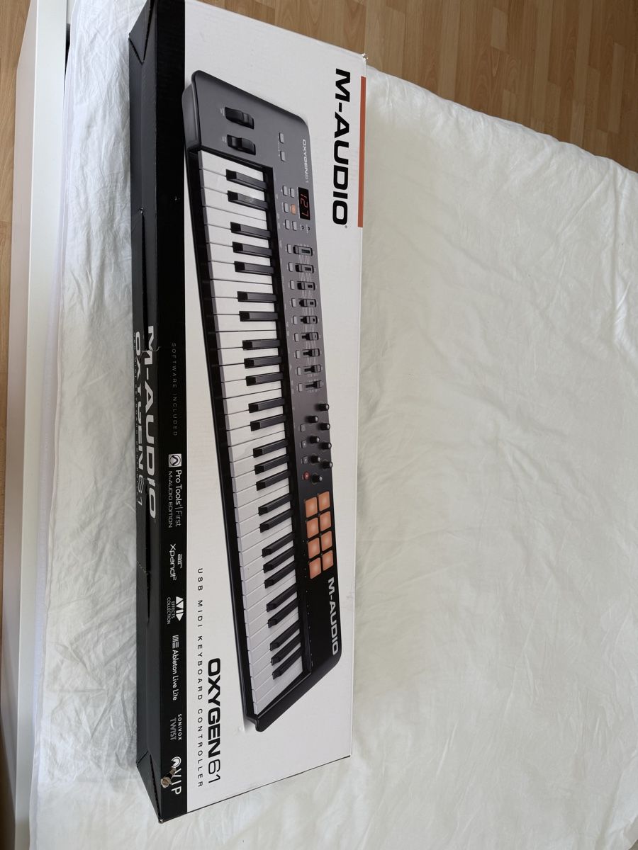 M-Audio Strumenti musicali: M-Audio Oxygen 61 Keyboard Controller USB MIDI guter Zustand – Nuovo (secondo la descrizione) da Zürich venduto da Denise-8050 1