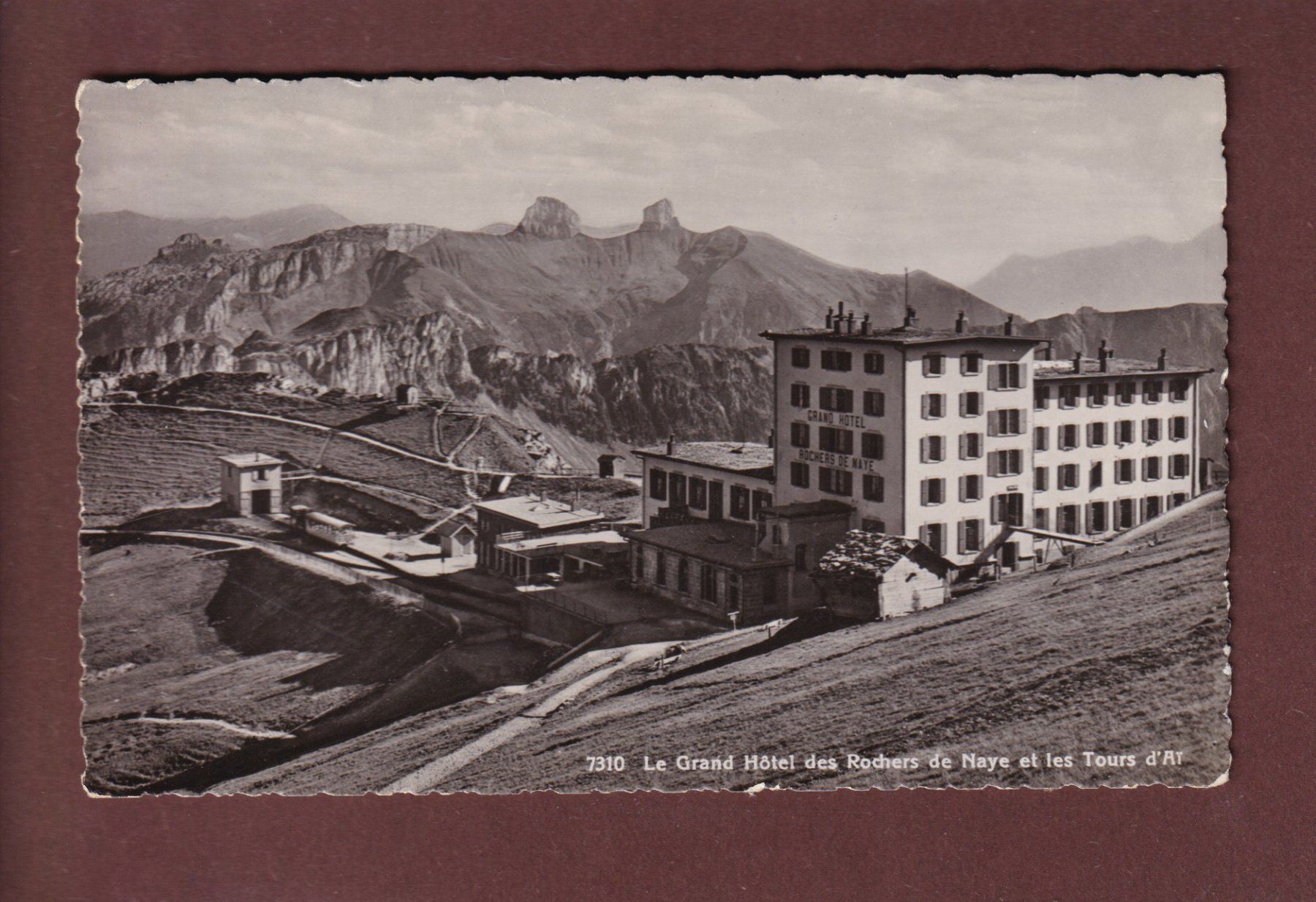 Cartoline postali: ROCHERS DE NAYE - Hôtel - Train - 1940 – Usato da Pully venduto da nicecards