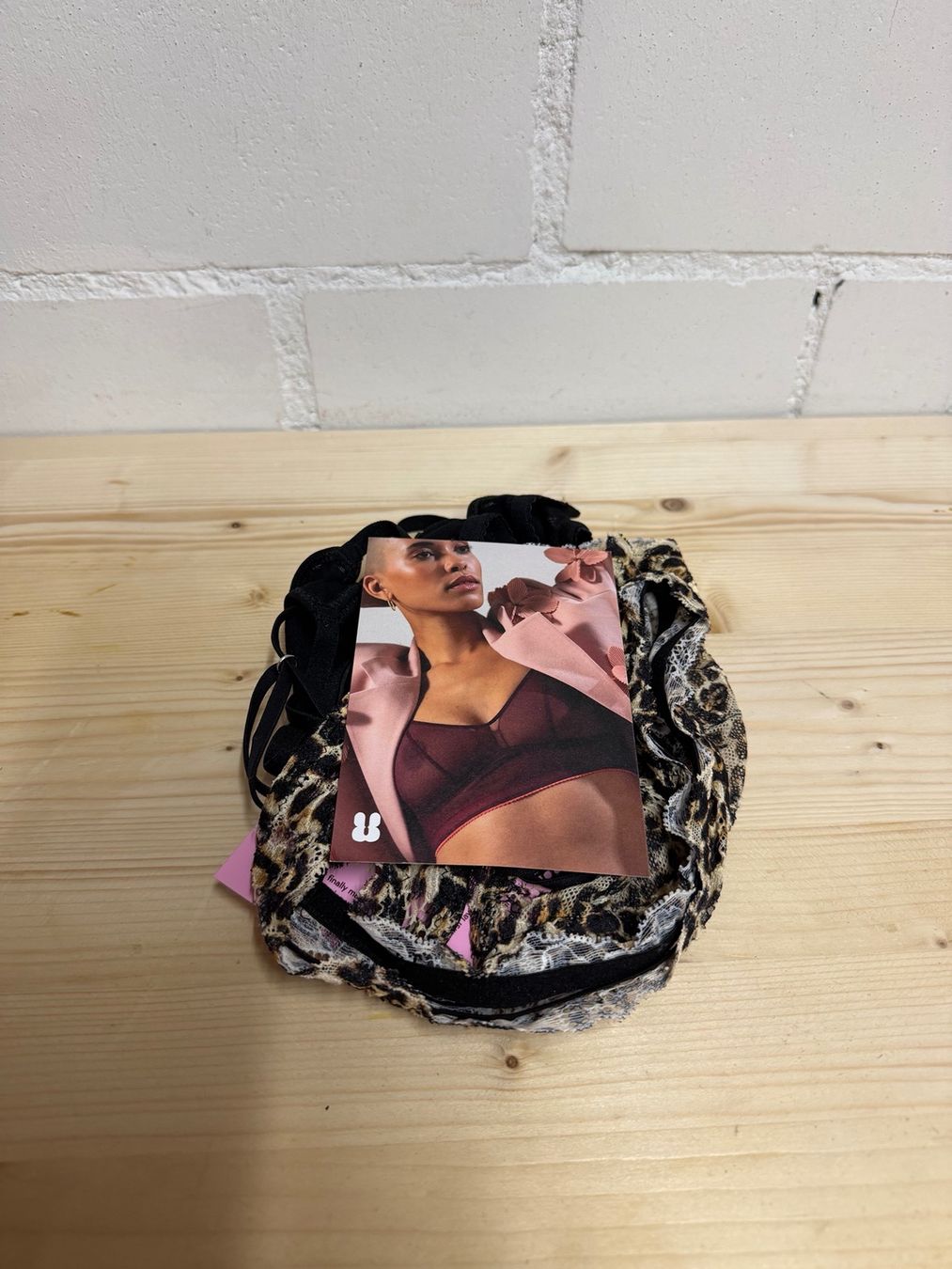 Altra biancheria intima: Understatement 2 Bralettes XXL neu Black + Leopard – Nuovo (secondo la descrizione) da Root venduto da Jo.Di 1