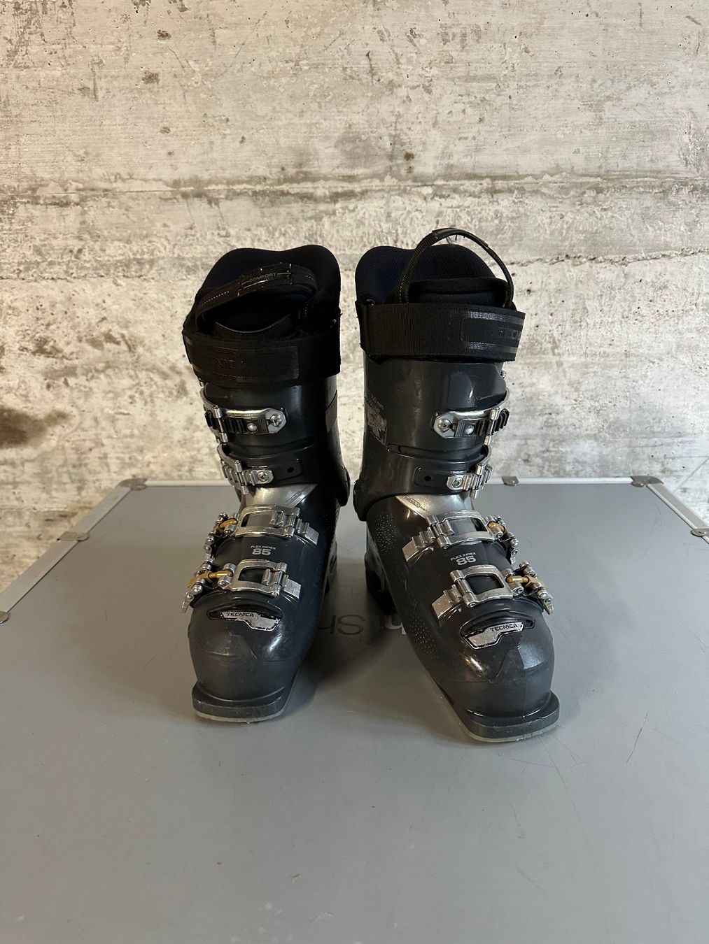 Tecnica Scarpe da uomo: Tecnica Skischuhe 24.5 / Gr. 38.5 – Usato da Emmenbrücke venduto da karkarkar 1