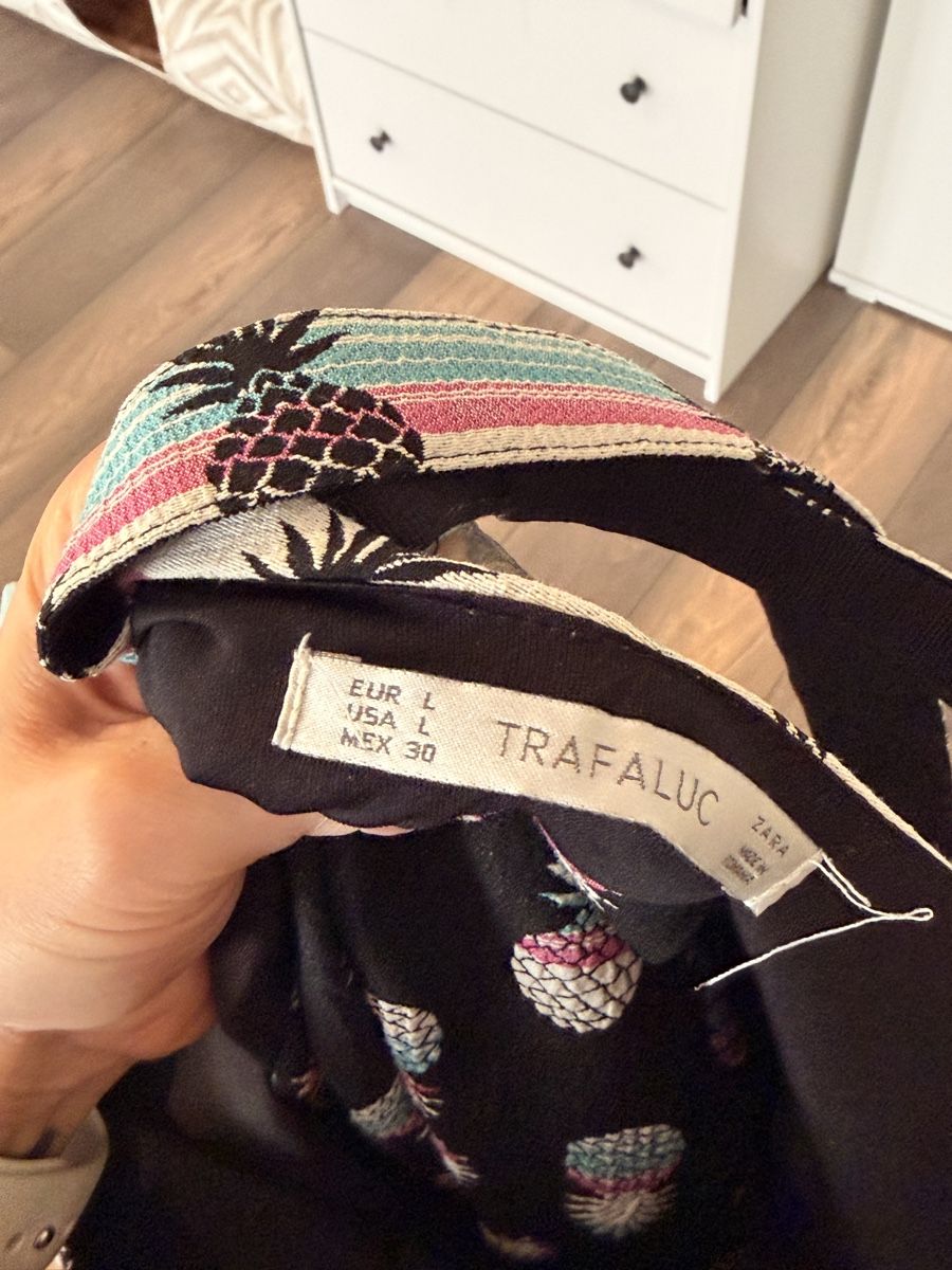 Zara Kleider: Kleid mit Ananas Muster Grösse L  – Gebraucht aus Sorvilier von Ms.Meow 5