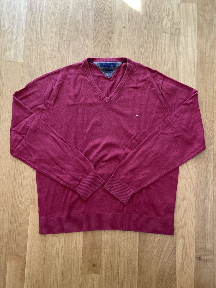 Tommy Hilfiger Maglioni & Felpe: Tommy Hilfiger V-Neck – Usato da Schaffhausen venduto da golazo_vines
