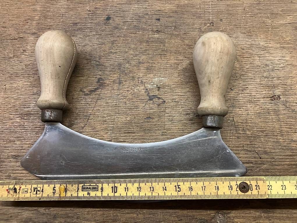 Posate: Wiegemesser ANTIK Holz Käse Messer  – Usato da Beringen venduto da Amadeo8 2