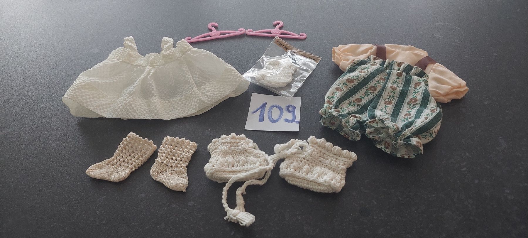 Puppen: Kleine Puppenkleidchen  – Gebraucht aus Muri AG von nindo1 9