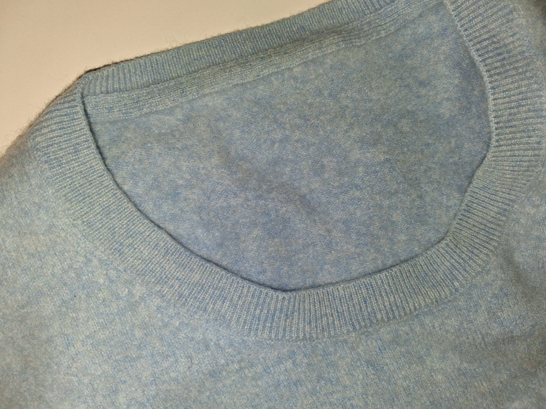 Nile Vestes: Kaschmir pulli u. ,.. Jacke NILE – D'occasion à Wetzikon ZH par med_2y76 8