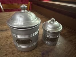 Vieux pots à épices et café en aluminium - Vintage!