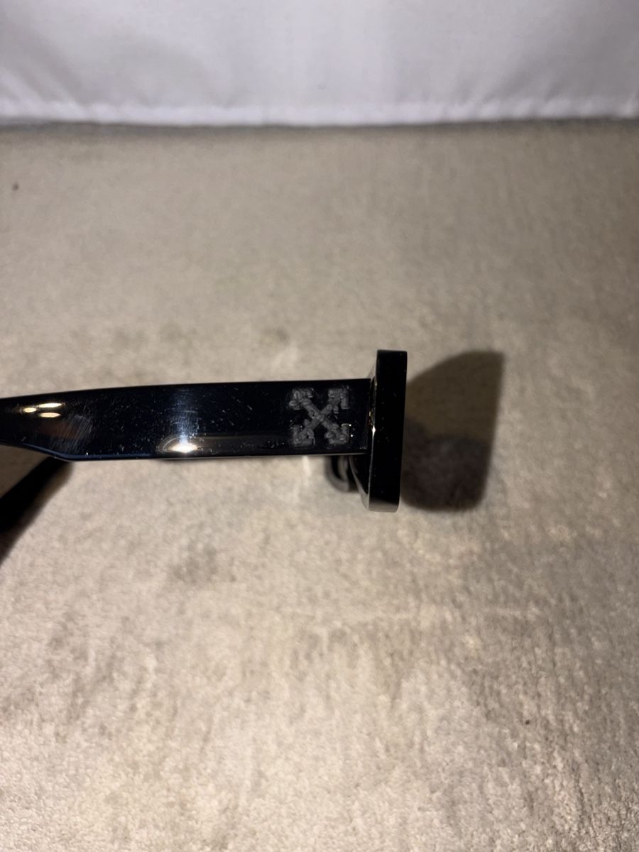 Off-White Occhiali & Lenti: Off-White Arthur Sonnenbrille Schwarz – Usato da Visperterminen venduto da lgresell 8