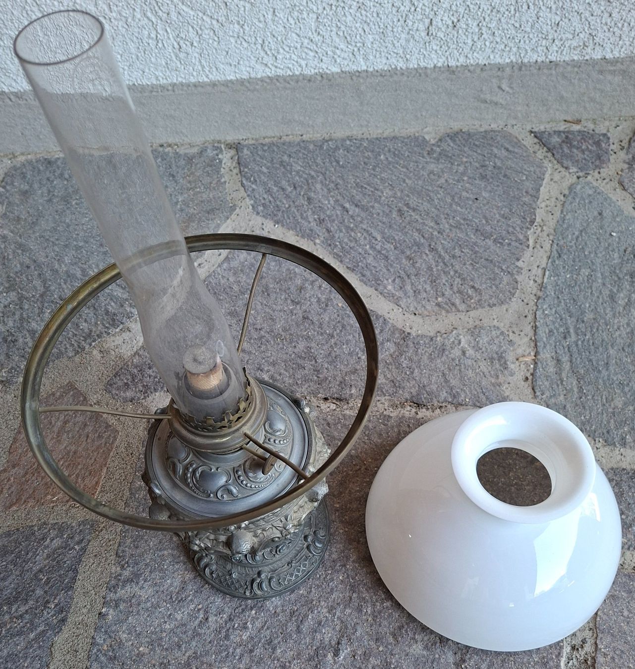 Lampes: Antike Petrollampe aus Zinn. – D'occasion à Pfäffikon ZH par enderby01 2