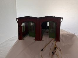Modellbahn Gebaeude Lokschuppen mit Beleuchtungsmaterial