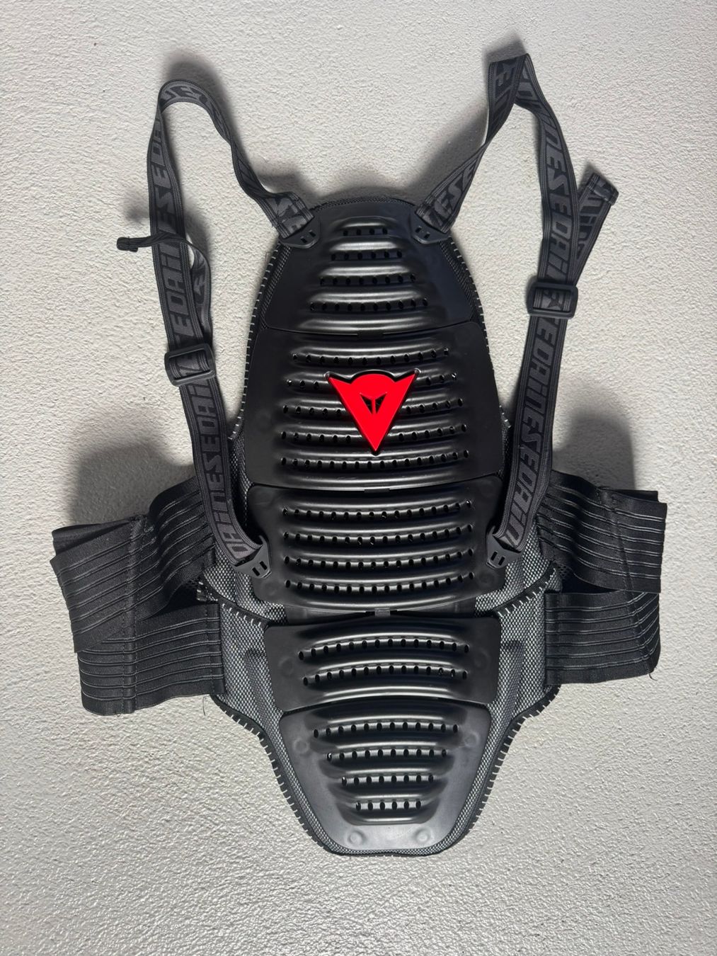 Protezioni & Imbottiture: Dainese Rückenprotektor Wave.1 – Usato da Mönchaltorf venduto da Speedy453