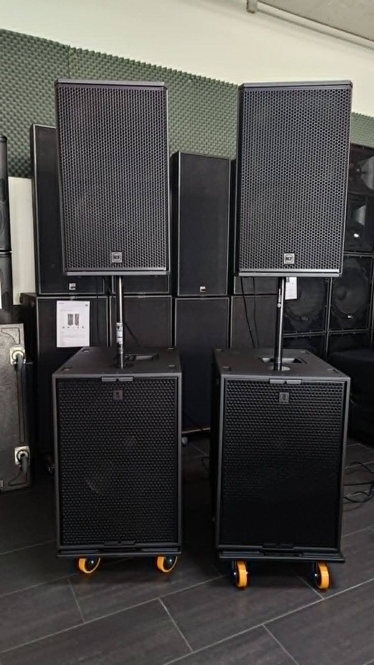 RCF Casse acustiche: RCF High-End Beschallungsanlage – Usato da Schlieren venduto da Basscenter