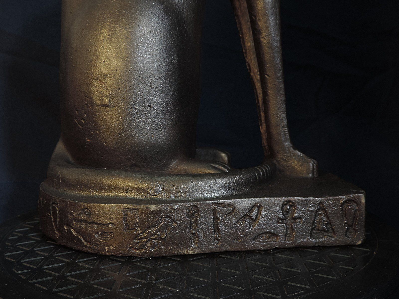 Statuette: Alte Ägyptische Katzen Statue, Eisen Figur – Usato da Duggingen venduto da roterbambus 4