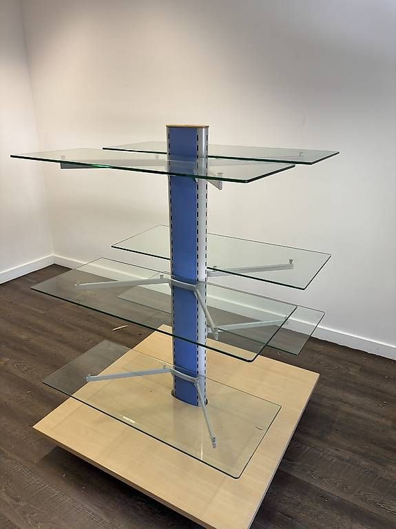 Regale: Laden/ Ausstellungsregale – Gebraucht aus Schaan von Noah_05 1