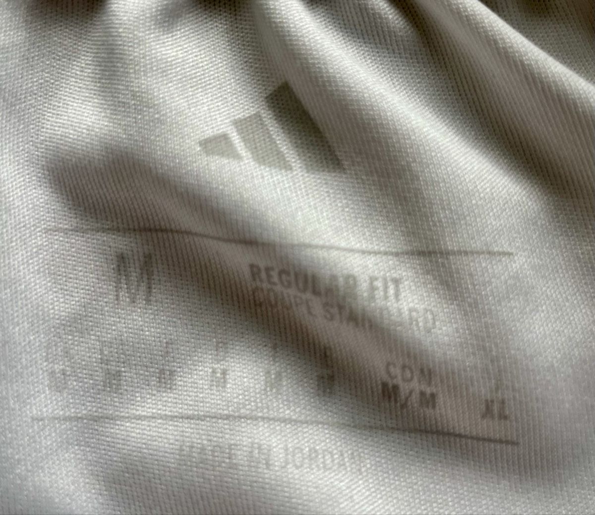 Adidas Pantaloni: SHORT ADIDAS BLANC SIZE : M – Nuovo (secondo la descrizione) da Biel/Bienne venduto da Vinz011 2