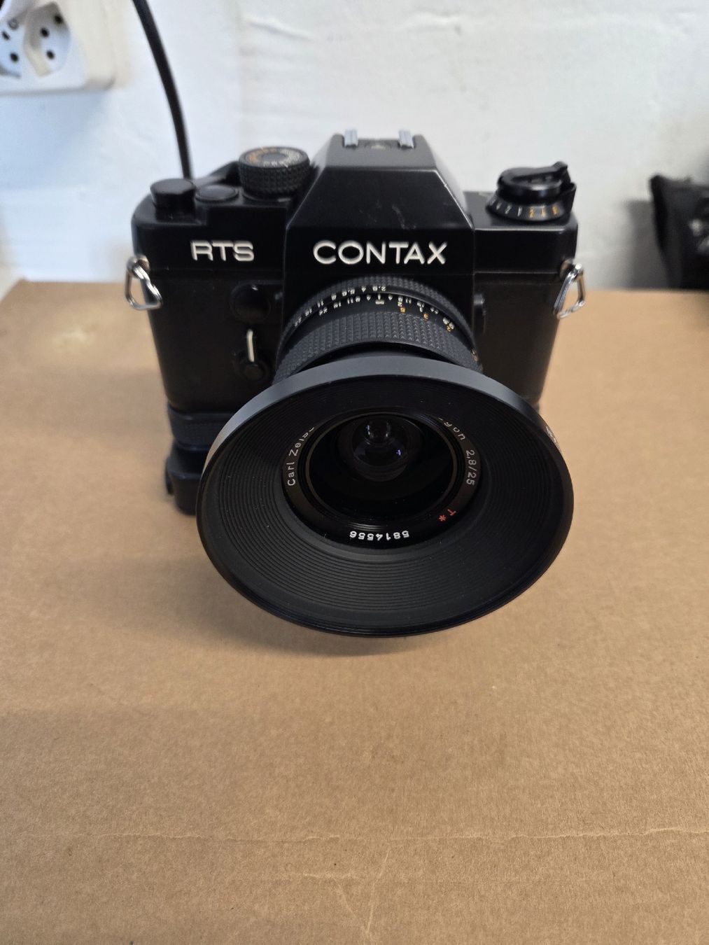 Contax Kamera: Contax RTS mit Carl Zeiss 2.8/25 – Gebraucht aus Dietikon von Allegra34