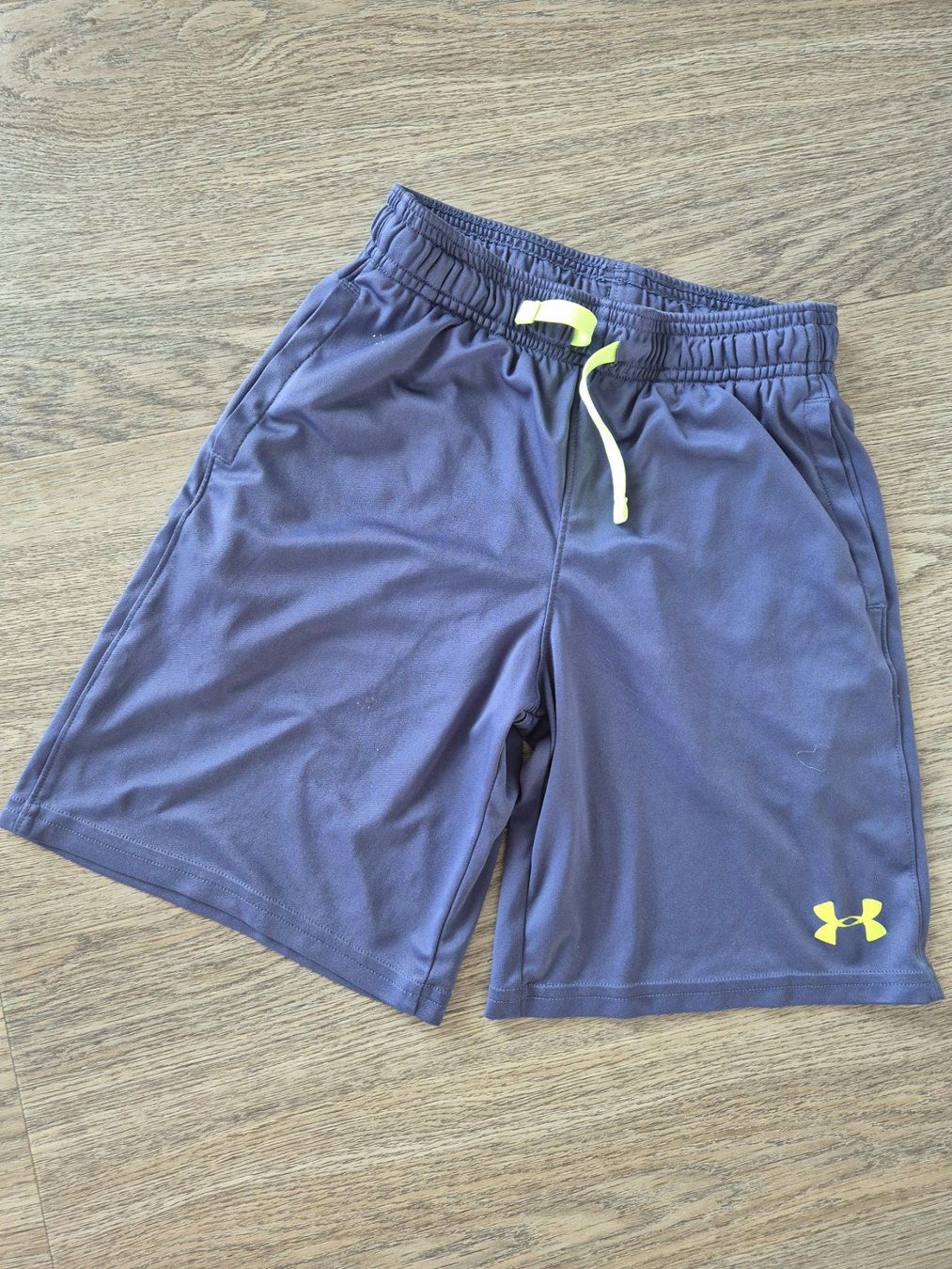 Under Armour : Under Armour Turnshorts 140 – Usato da Eglisau venduto da nicij79