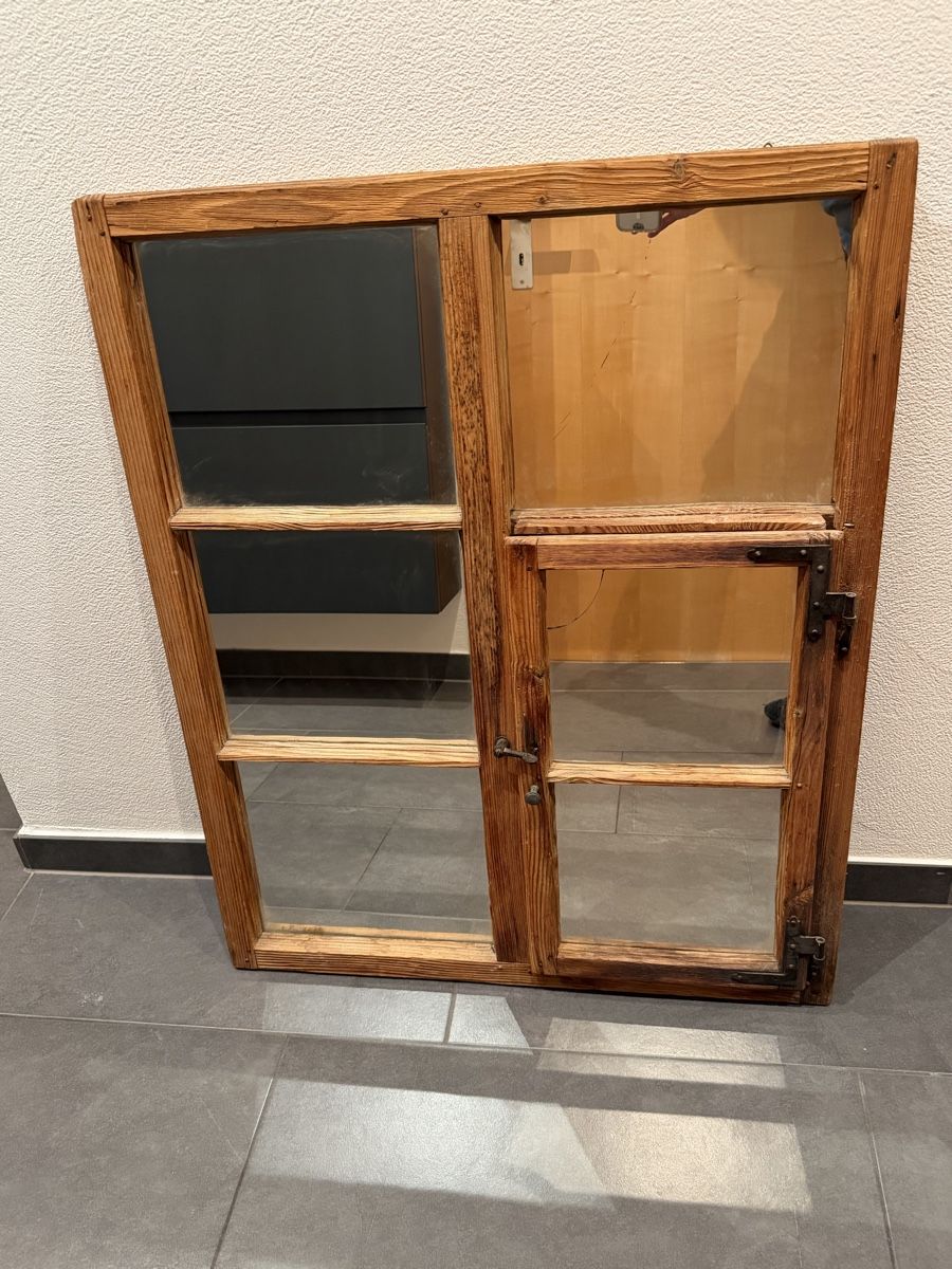 Finestre: Alter rustikaler Fensterrahmen aus Holz – Usato da Falera venduto da duca73