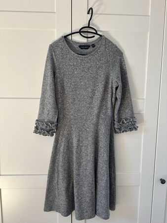 Kleid grau mit Ärmel