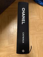 CHANEL Catwalk – Fashion Book (Thames & Hudson)