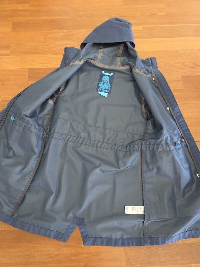 Sherpa Jacken: Sherpa Regenjacke - Gr. S – Gebraucht aus Meggen von Scollection 5
