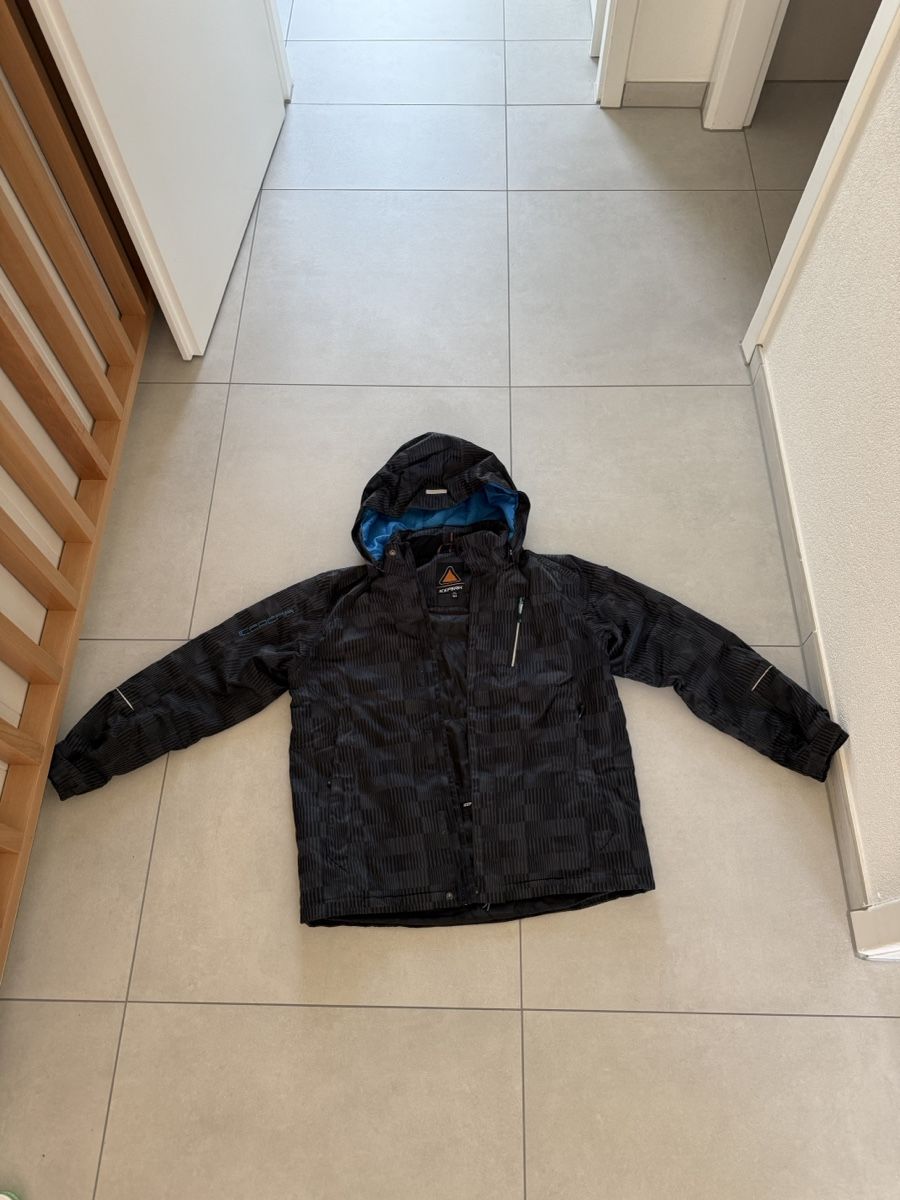 Icepeak Giacche: Skijacke Icepeak schwarz gemustert – Usato da Ostermundigen venduto da Natitoni3
