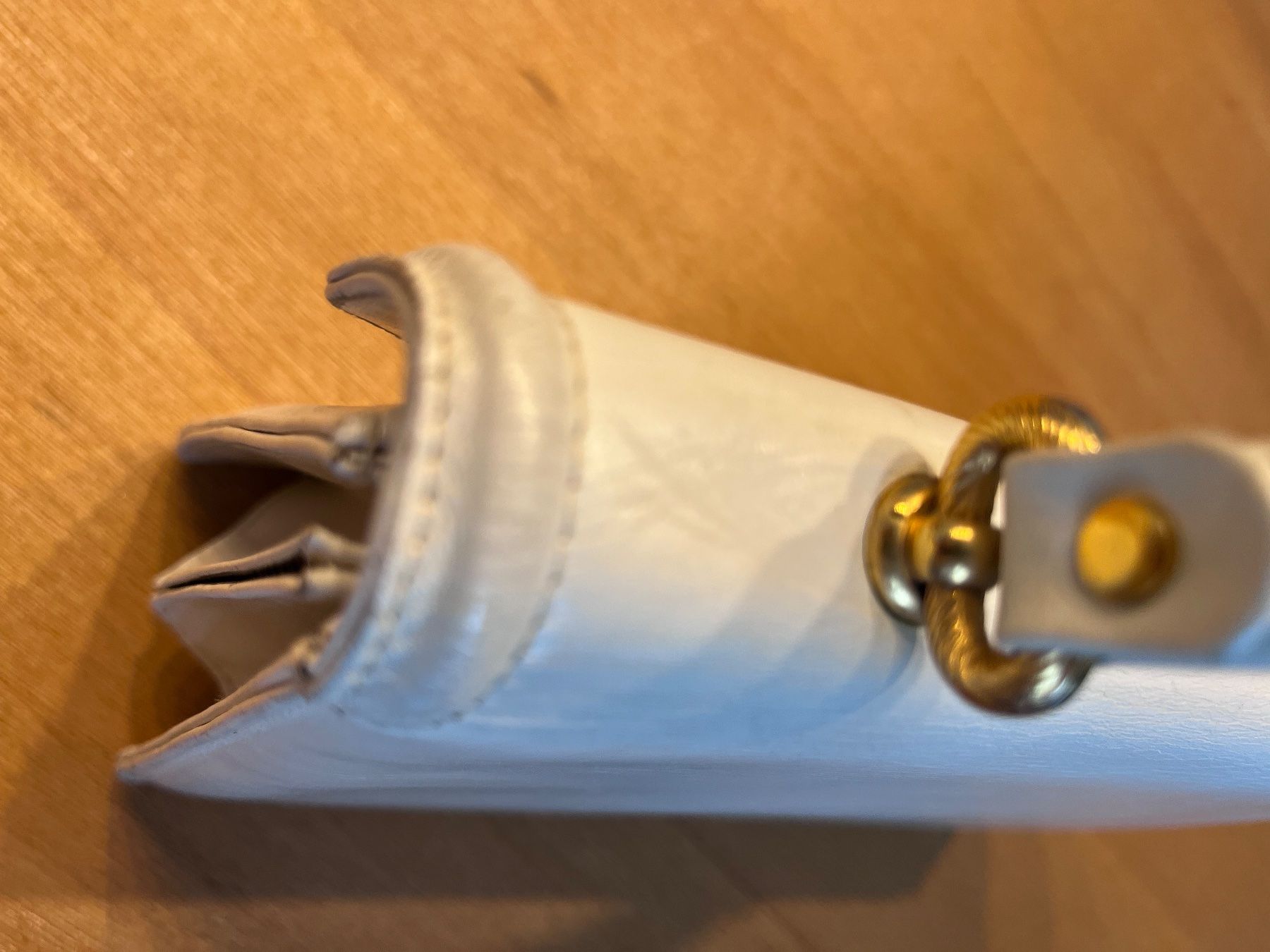 Taschen für Damen: Vintage Tasche – Gebraucht aus Roggwil BE von KarotteV 1