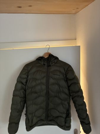 Peak Performance Daunenjacke oliv  