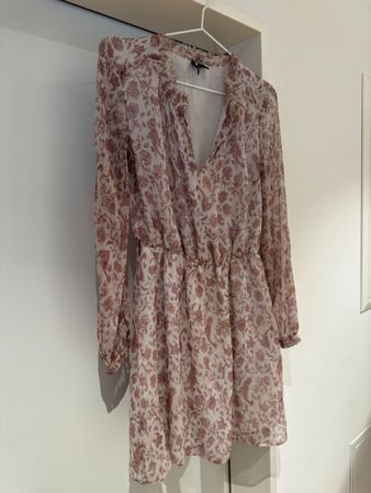 Mango Kleid, Grösse XS, Blumenmuster, Top Zustand