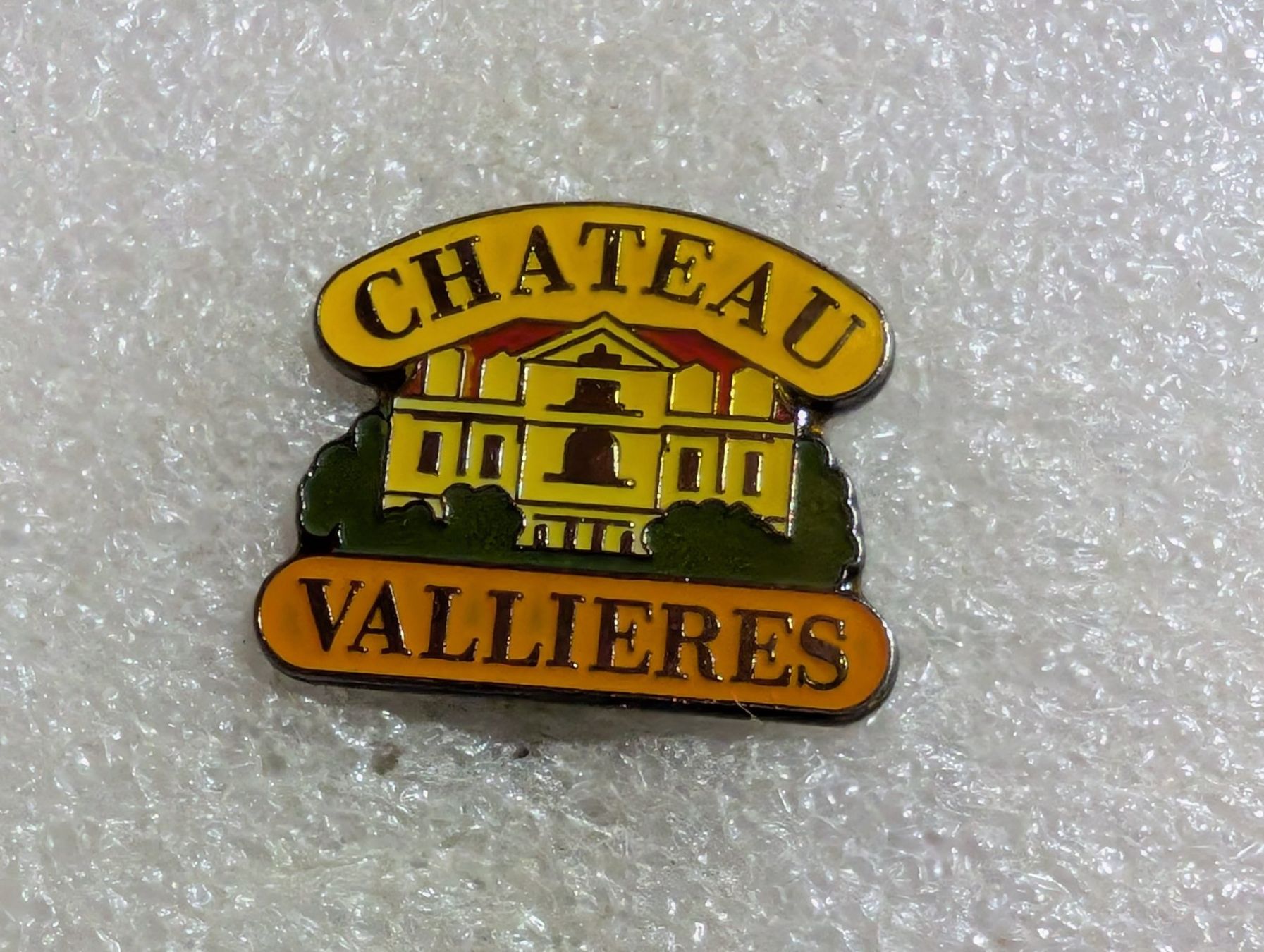 Placchette & Badge: Ansteckpin 200: Chateau Vallieres – Usato da Oppligen venduto da Pin-Fall-Shop