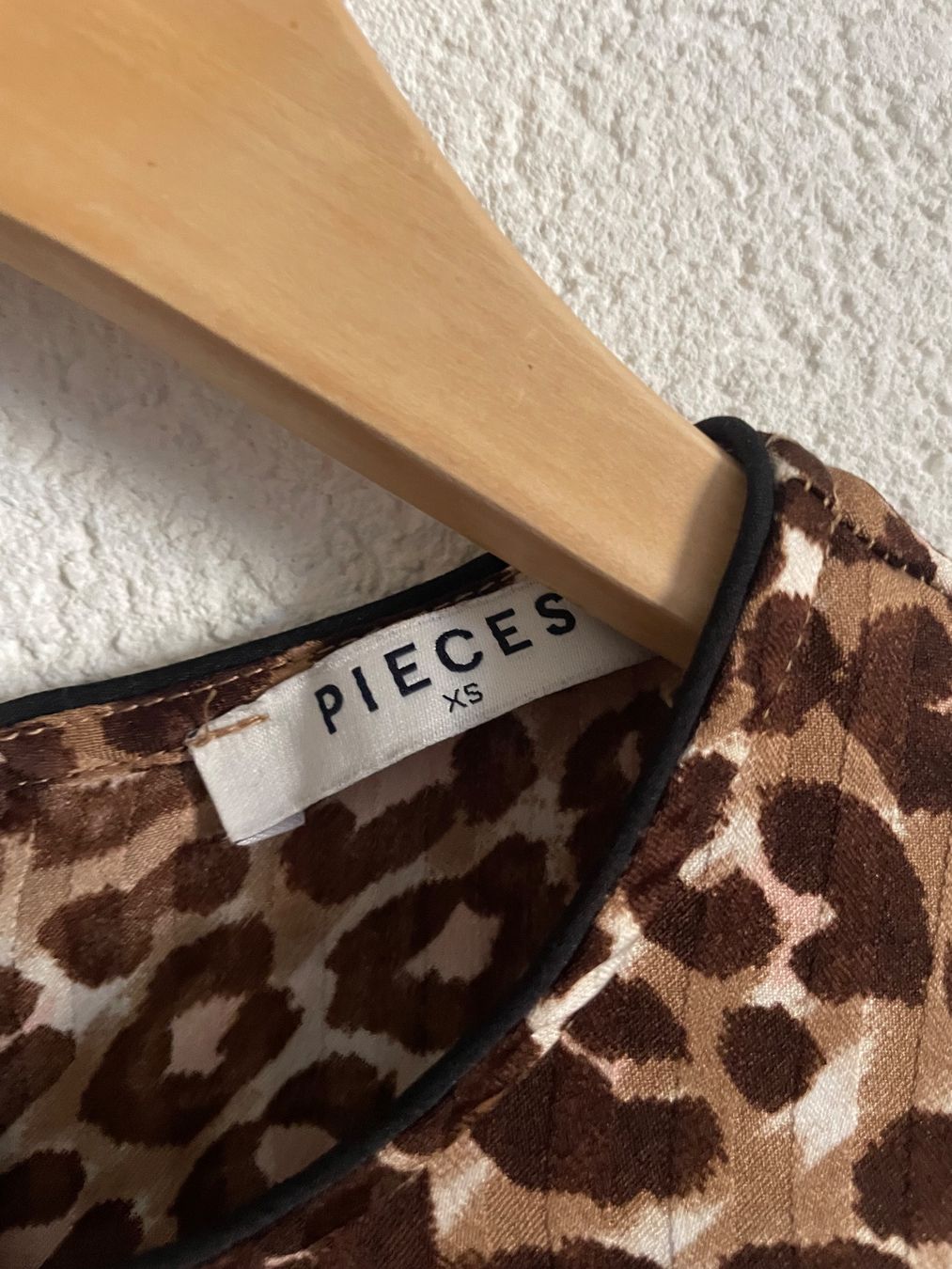 Pieces Tute: Combinaison PETITE Pieces – Usato da Neuchâtel venduto da Enoemis_ 3